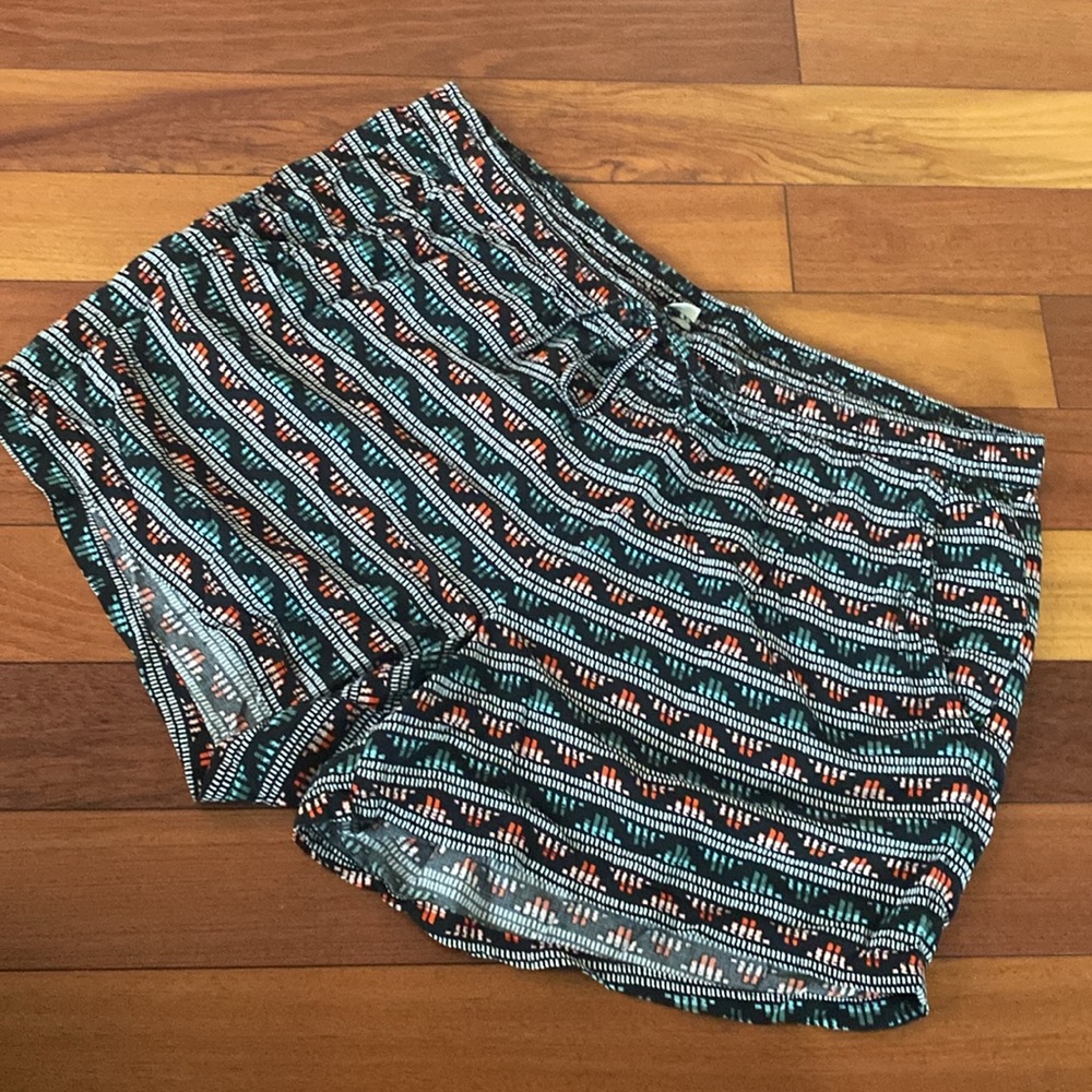 Fabric Shorts size Large with pockets lounge shorts Old Navy